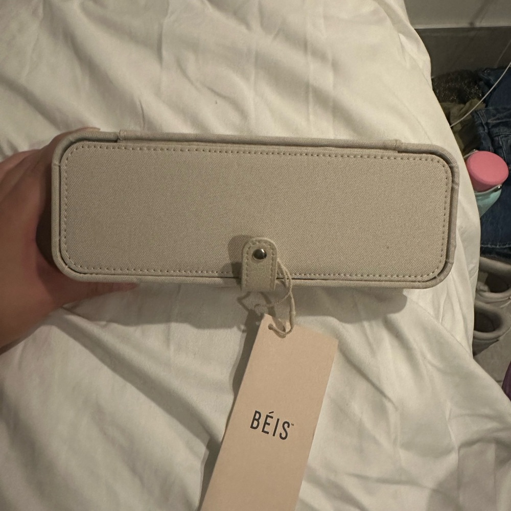 NWOT Beis Jewelry Case